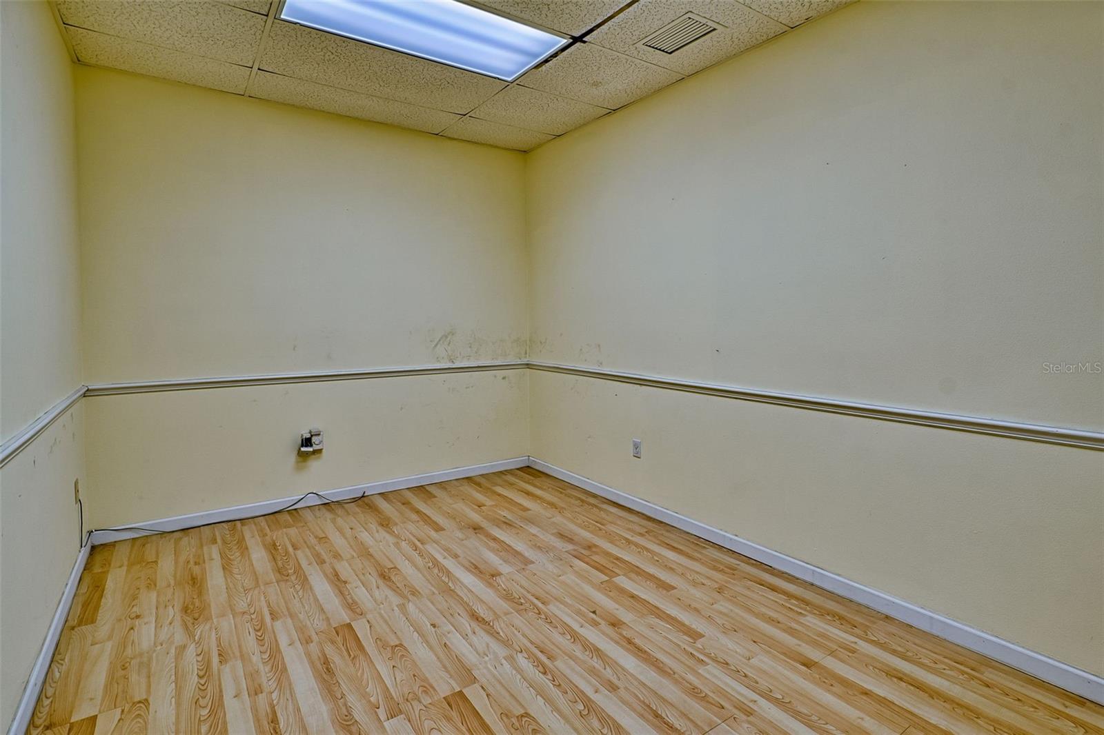 GAINESVILLE INDUST PARK - Commercial Lease