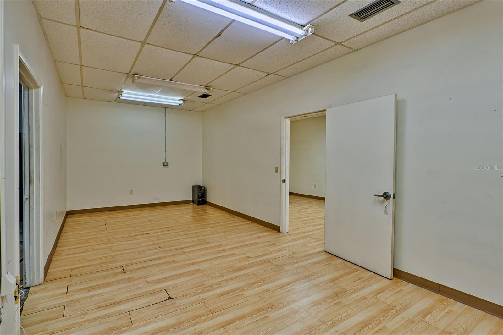 GAINESVILLE INDUST PARK - Commercial Lease