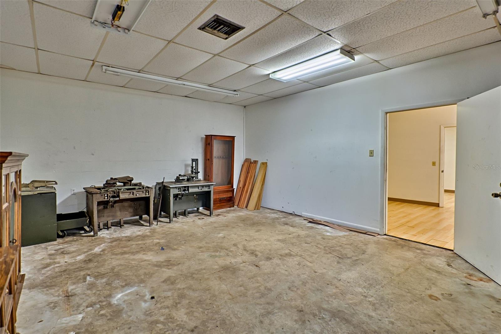 GAINESVILLE INDUST PARK - Commercial Lease