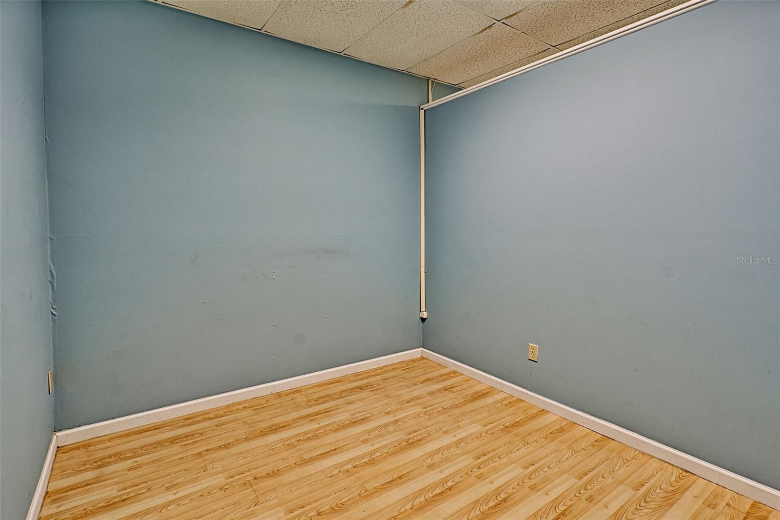 GAINESVILLE INDUST PARK - Commercial Lease