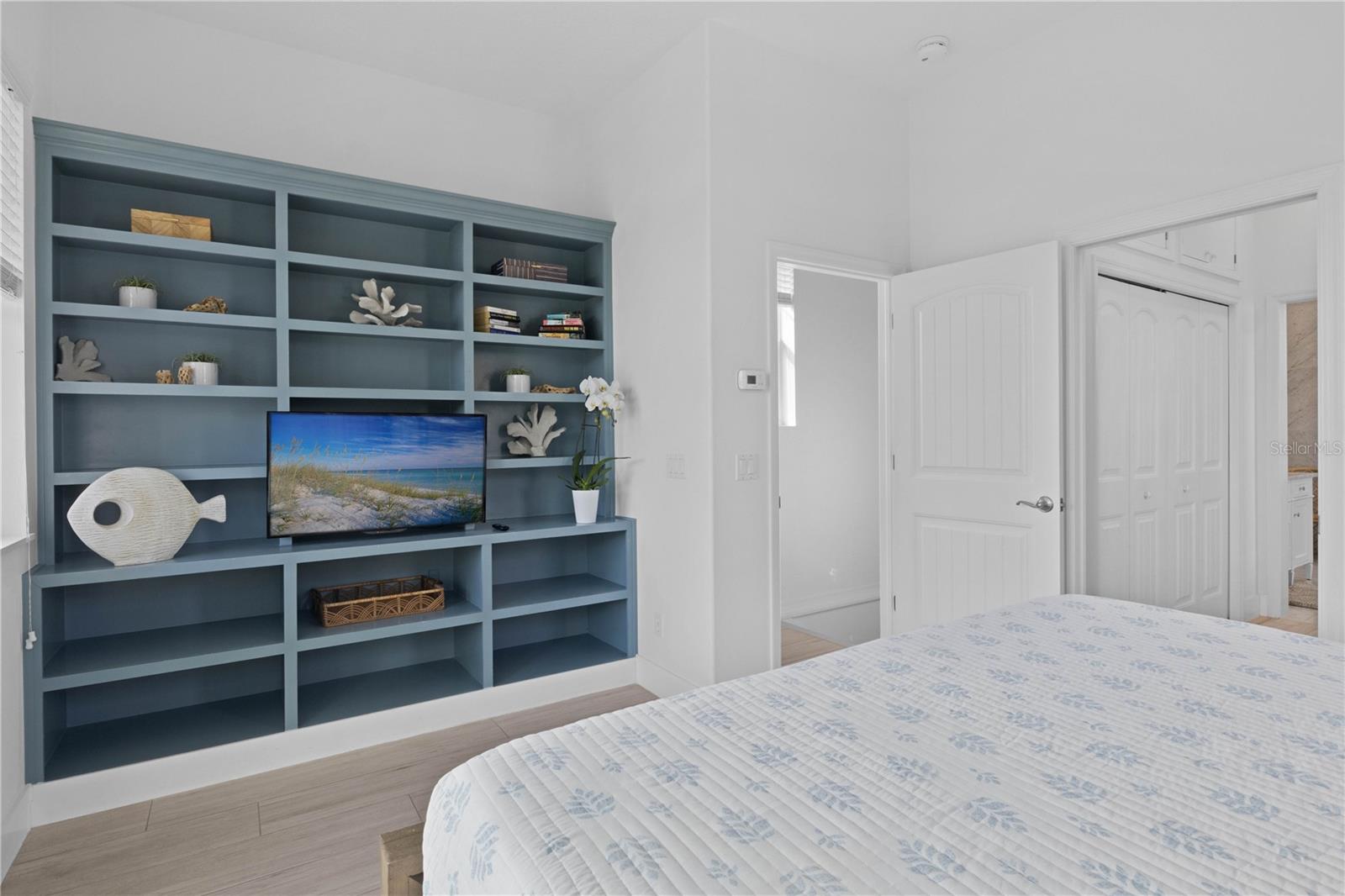 ANNA MARIA BEACH - Residential