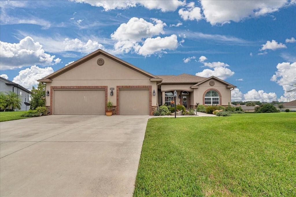 Photo of 17354 SE 112th Court Road, Summerfield, FL 34491 (MLS # OM708099)