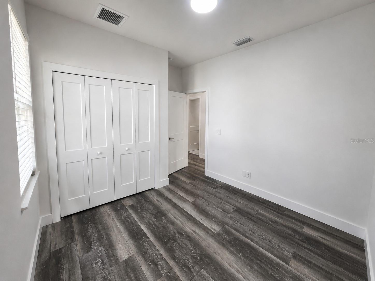 TWIN LAKE ESTATES - Residential