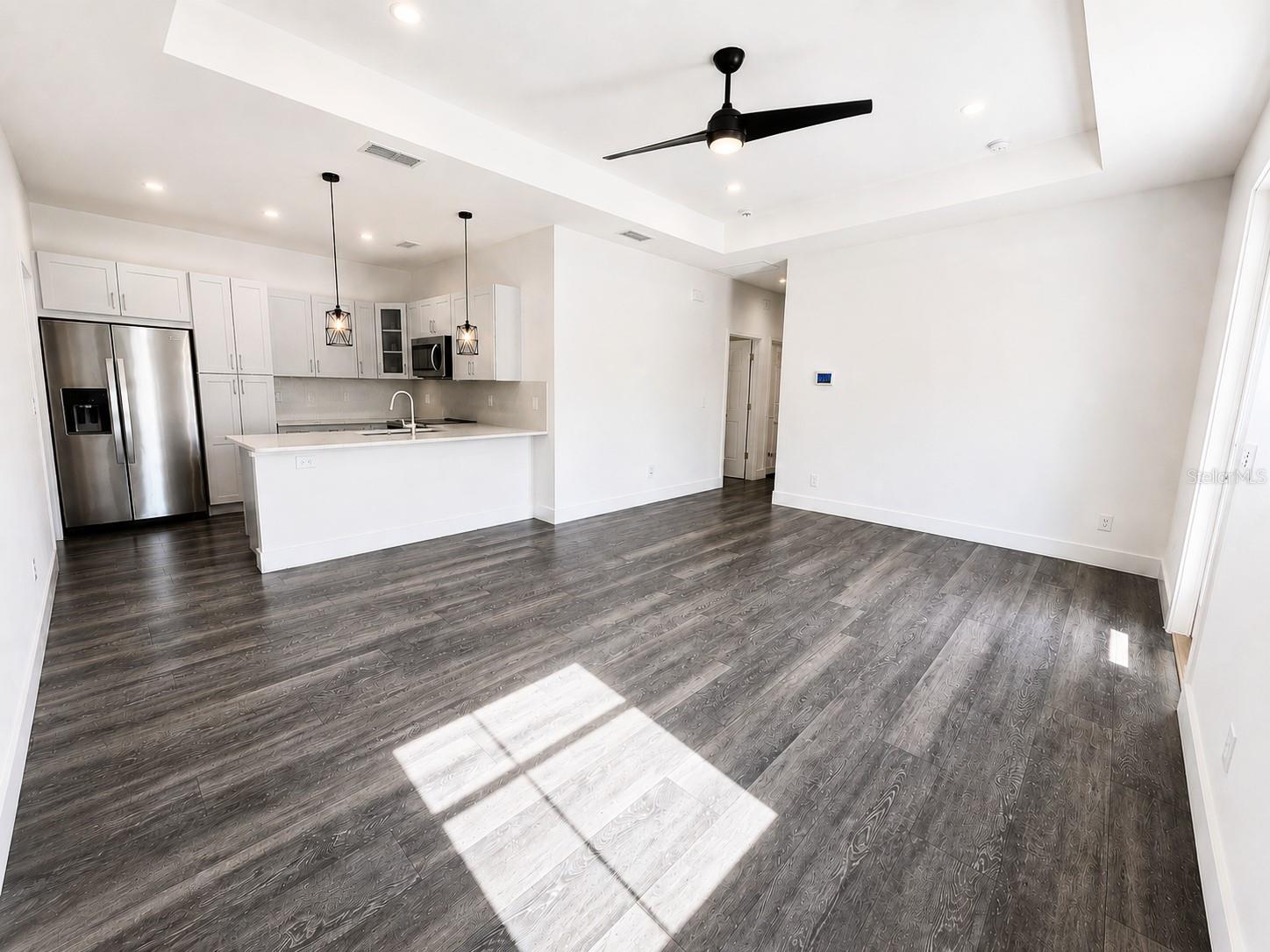 TWIN LAKE ESTATES - Residential