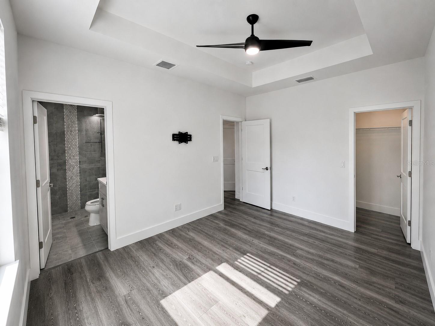 TWIN LAKE ESTATES - Residential