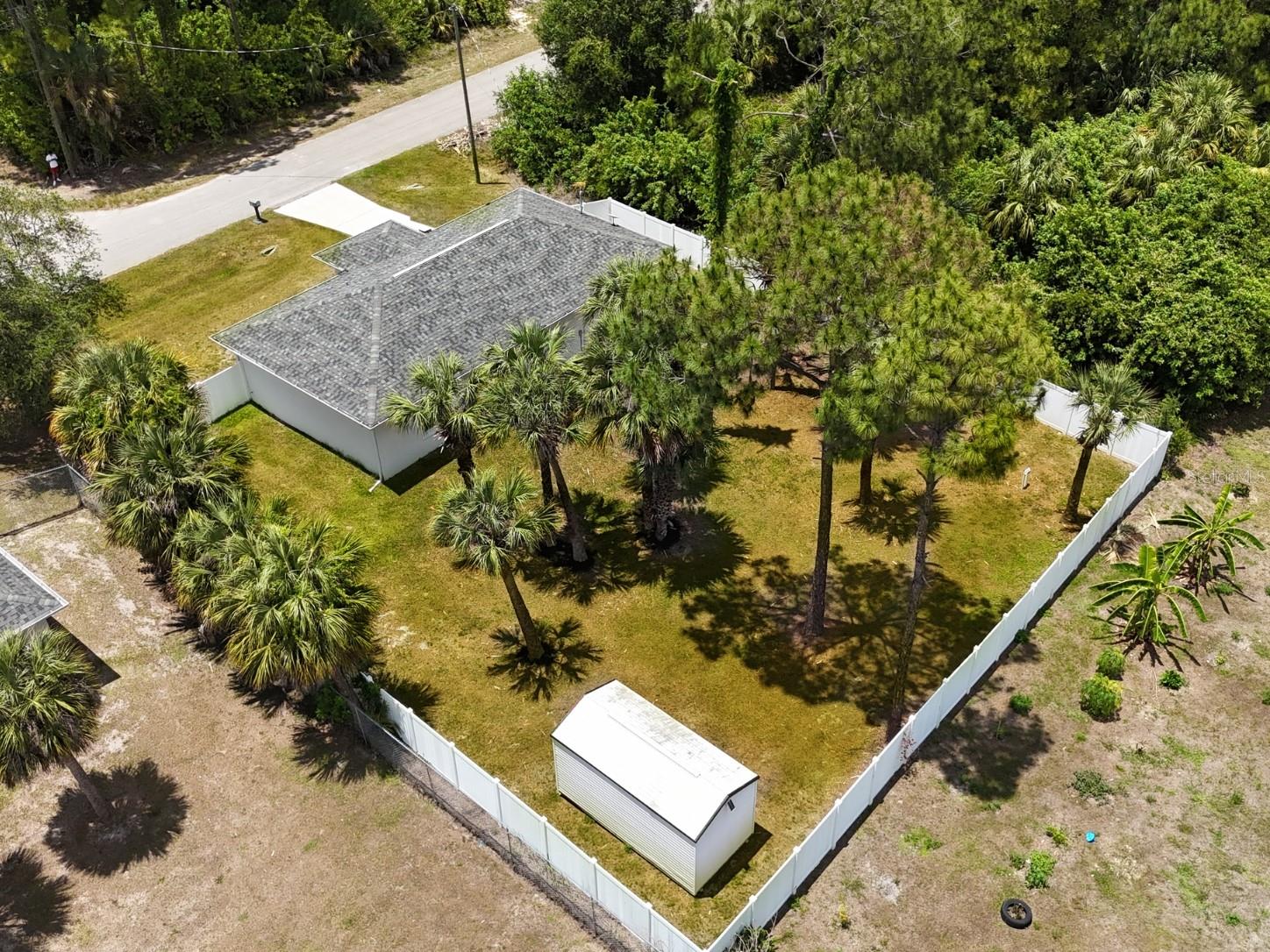 TWIN LAKE ESTATES - Residential