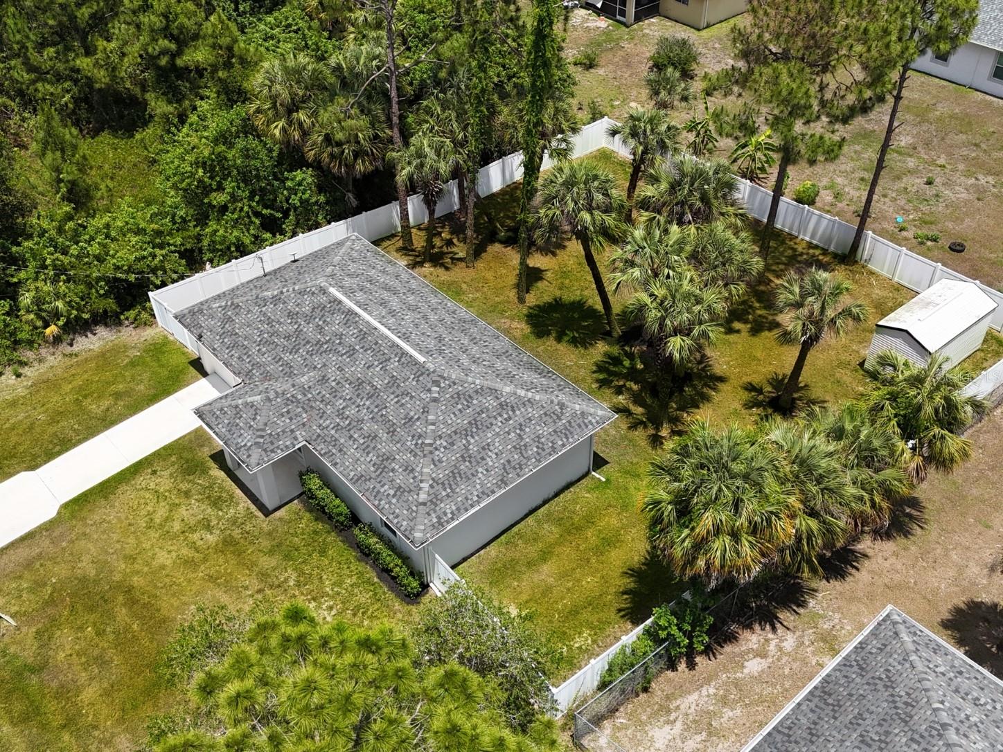TWIN LAKE ESTATES - Residential