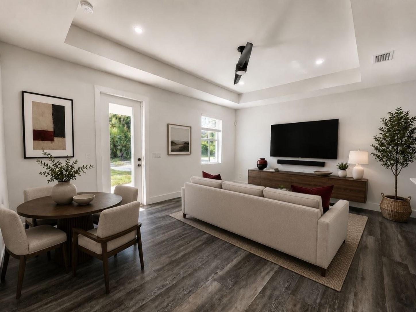 TWIN LAKE ESTATES - Residential