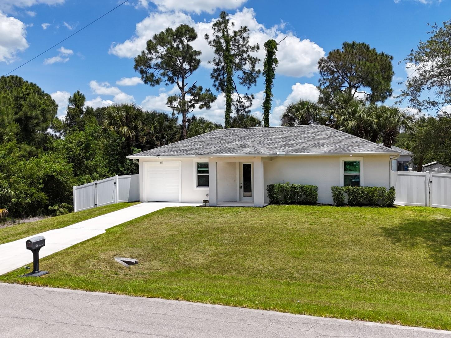 TWIN LAKE ESTATES - Residential