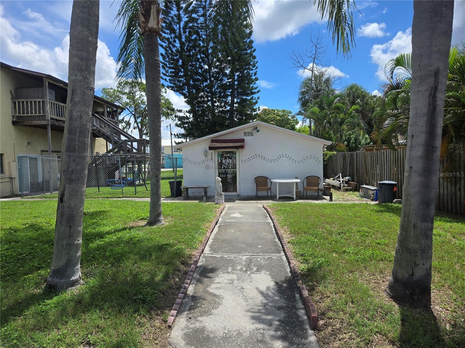 110 W SHELL POINT ROAD
