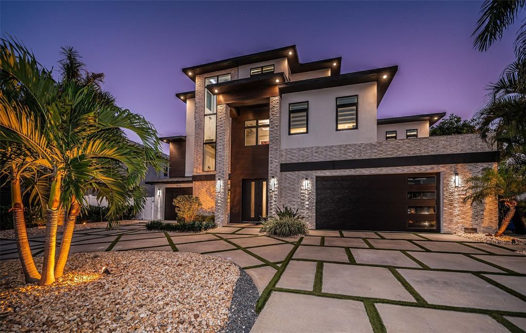 Photo of 7822 Causeway Boulevard S, St Petersburg, FL 33707 (MLS # TB8480884)