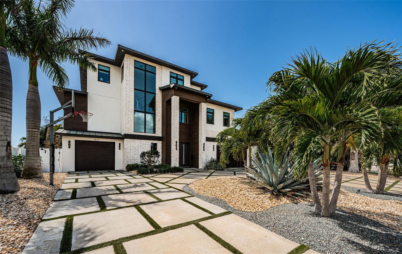 7822 CAUSEWAY BOULEVARD S