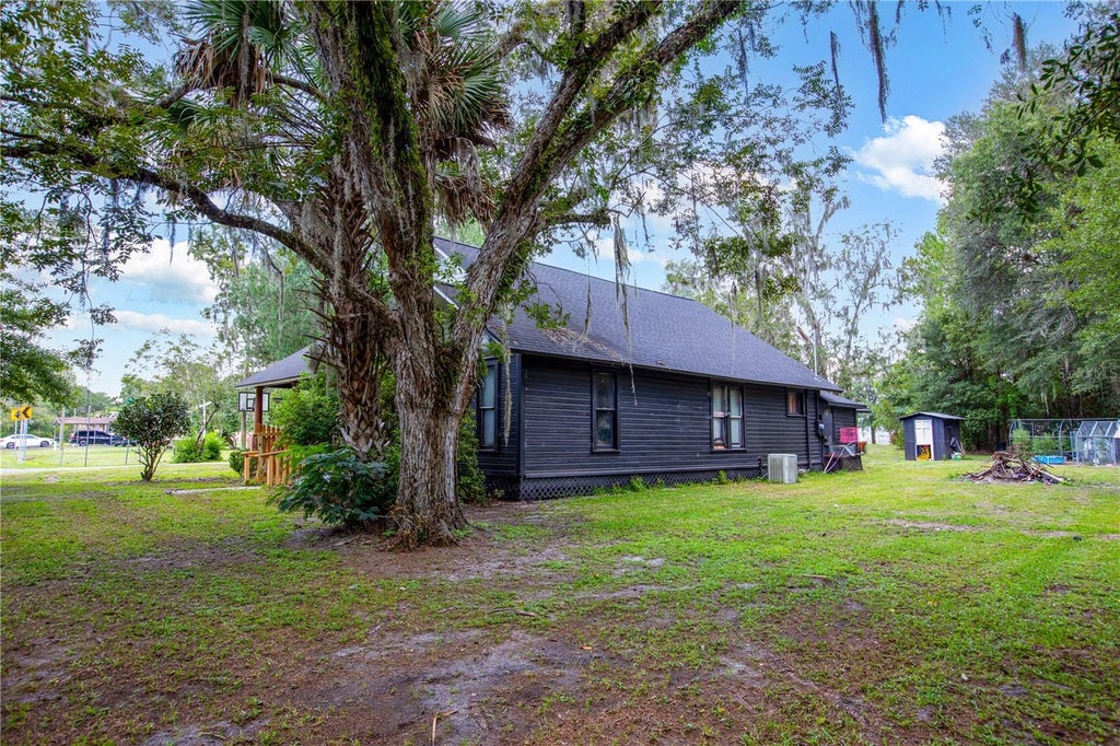 Photo of 13328 NE 230th Court, Raiford, FL 32083 (MLS # GC542932)