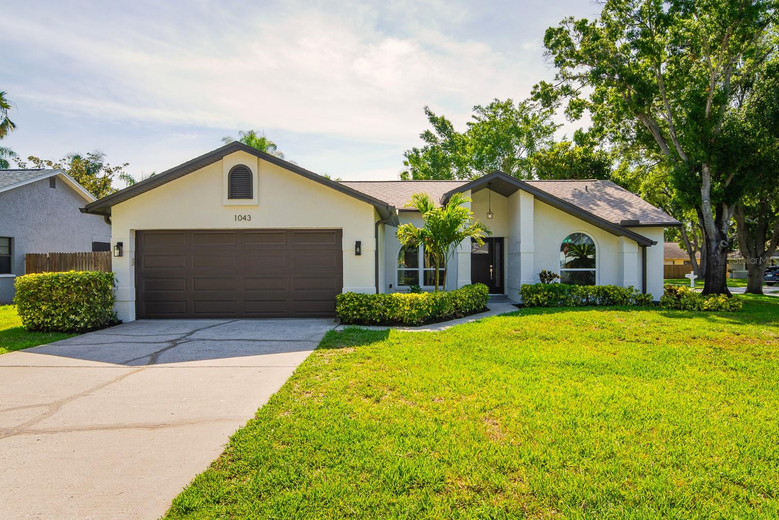 FALCON RIDGE - Residential