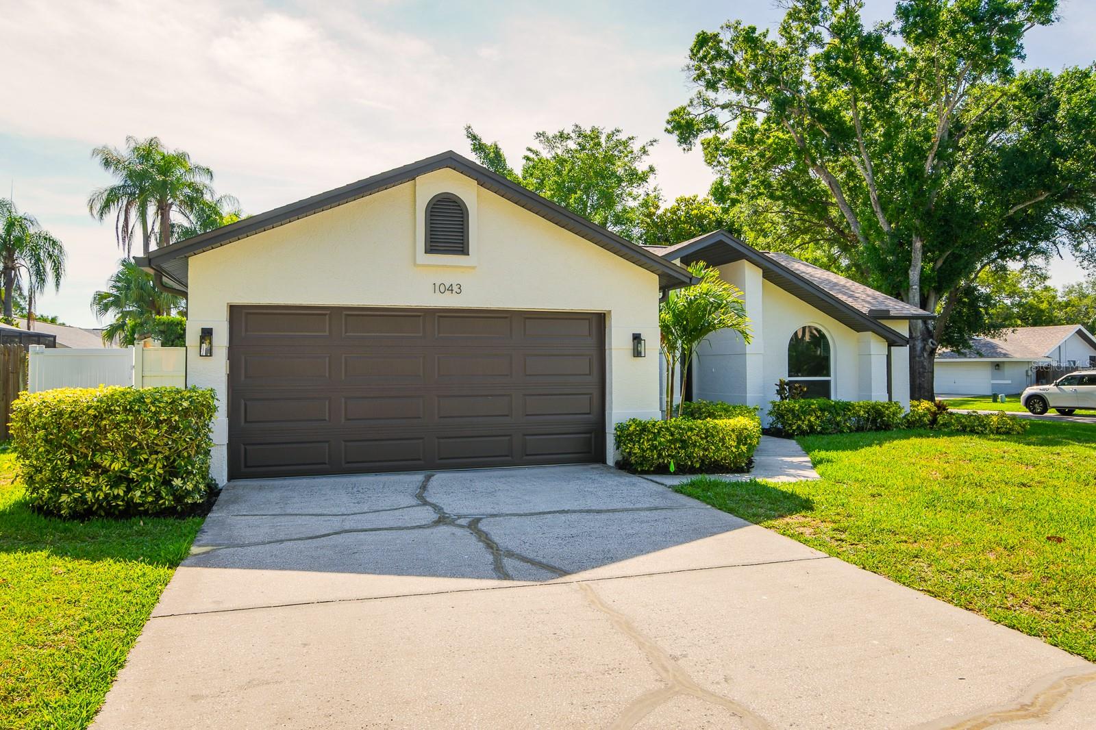 FALCON RIDGE - Residential