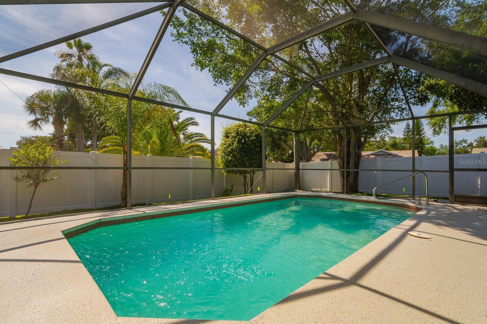1043 RIDGE VIEW LANE