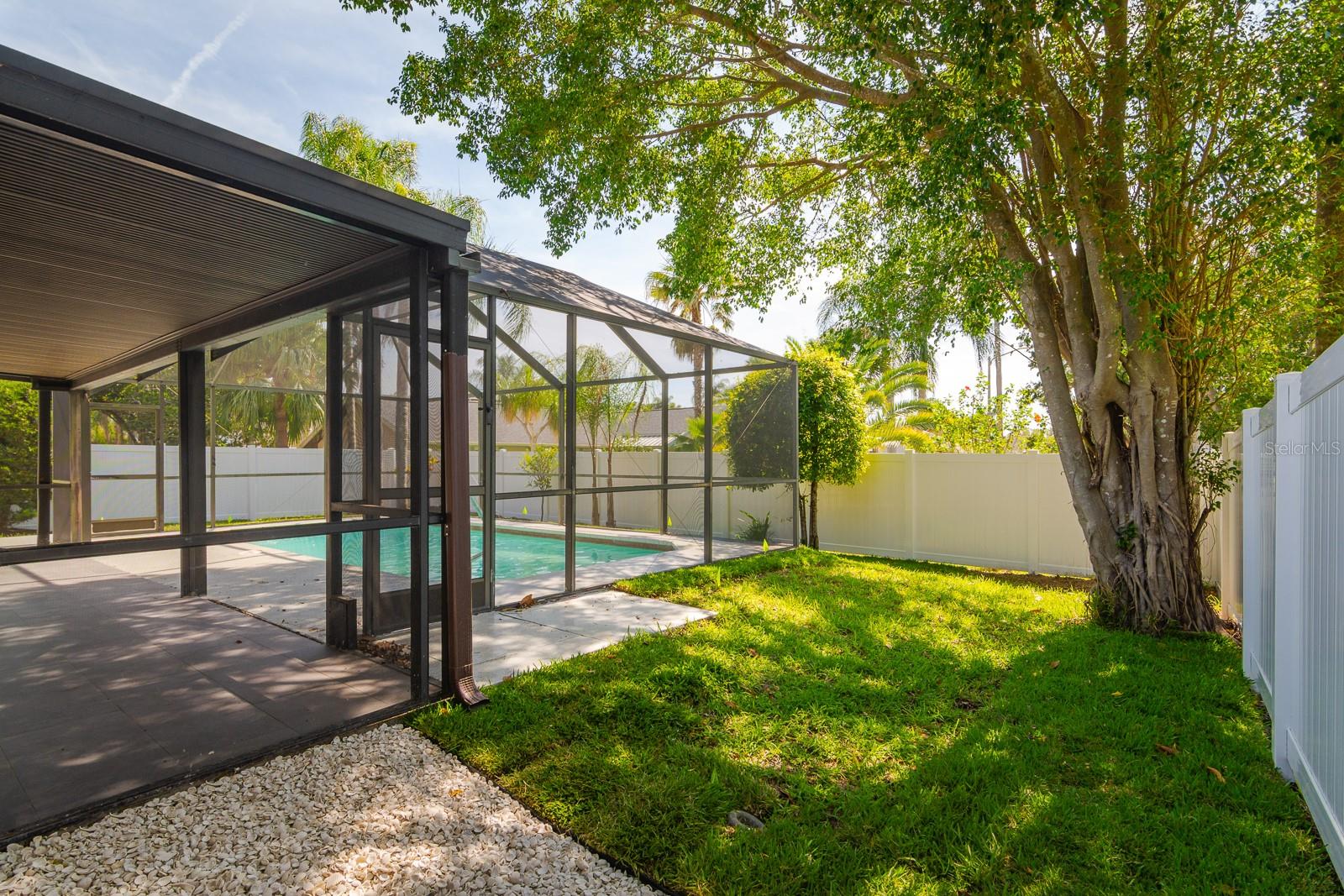 FALCON RIDGE - Residential