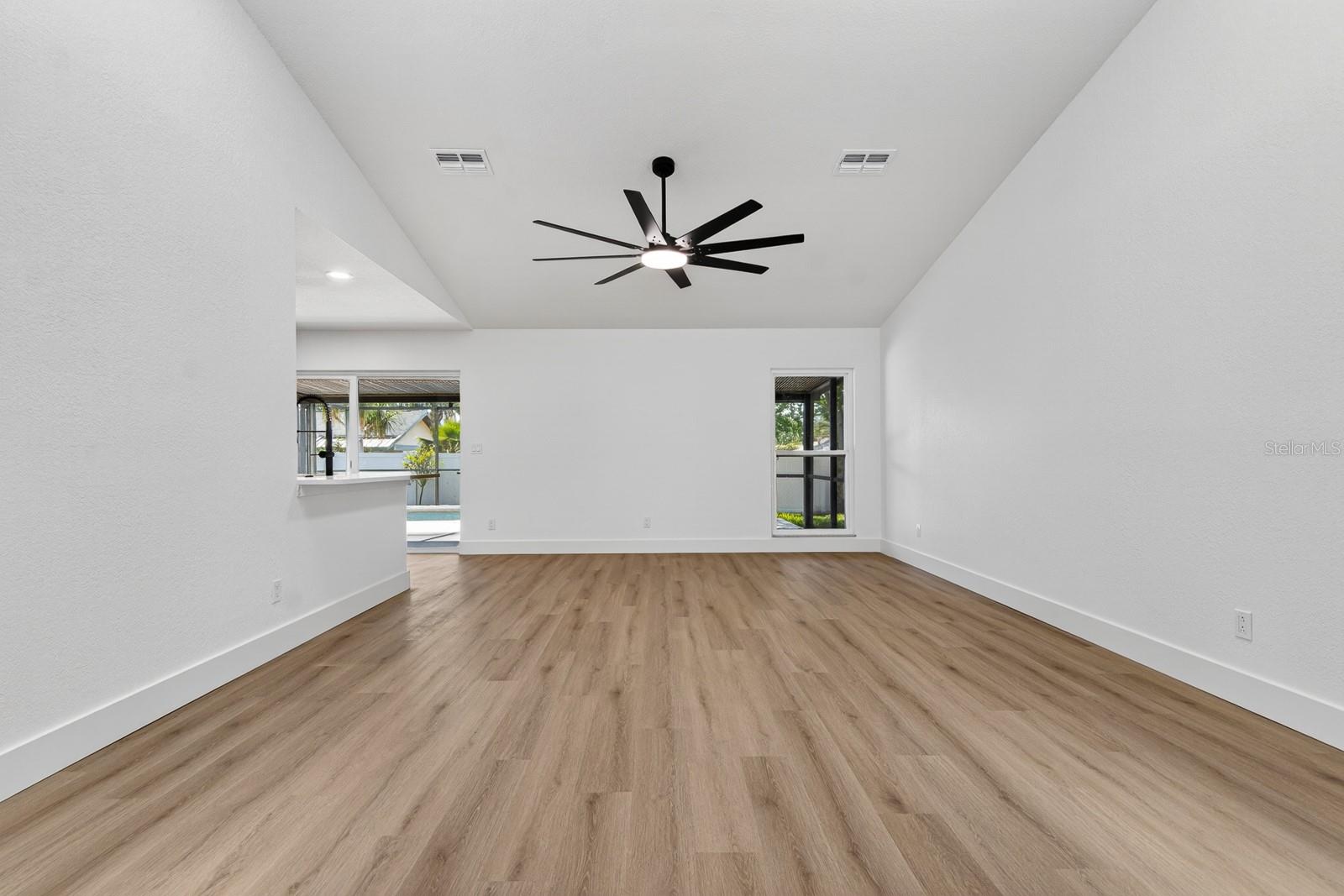 FALCON RIDGE - Residential