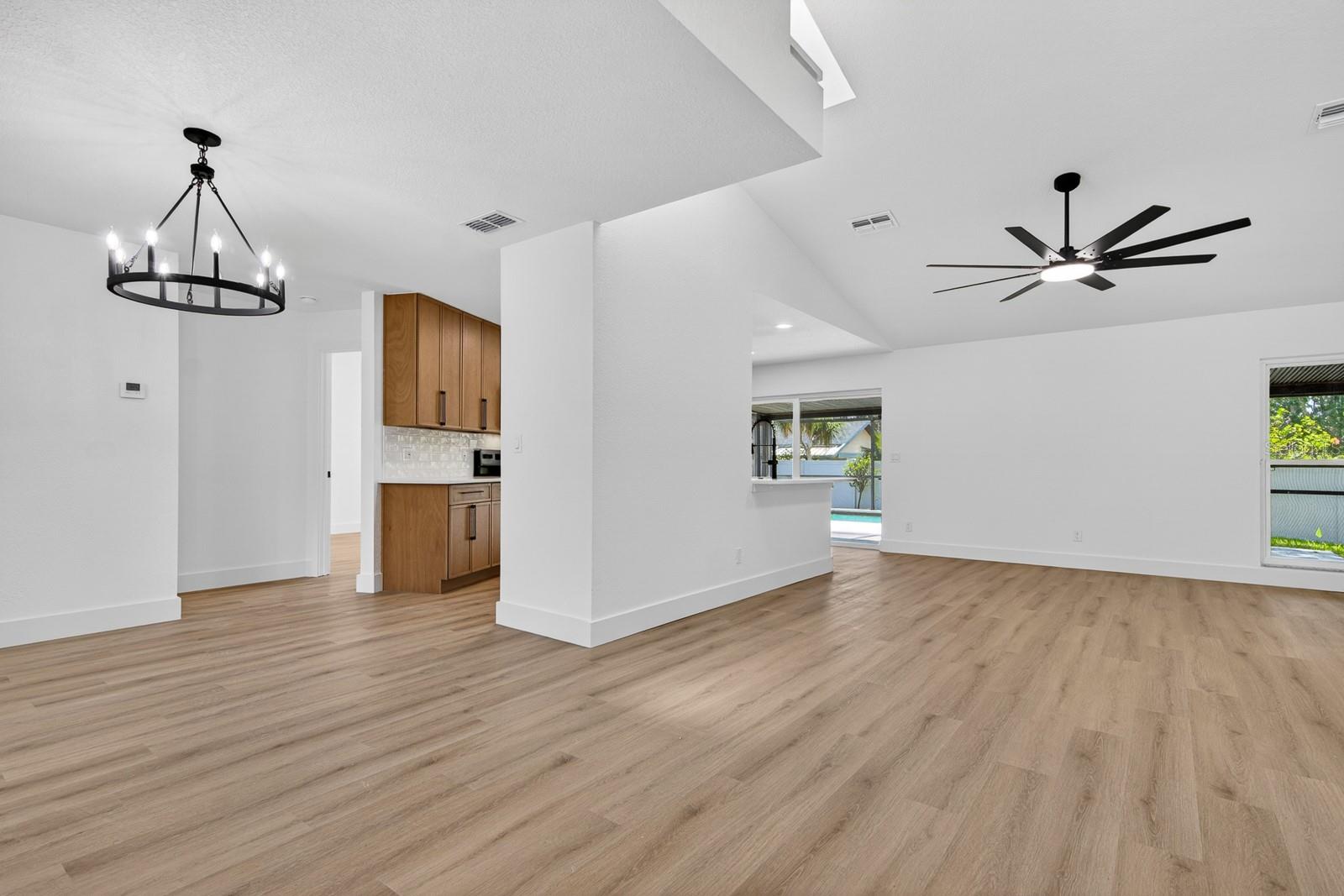 FALCON RIDGE - Residential