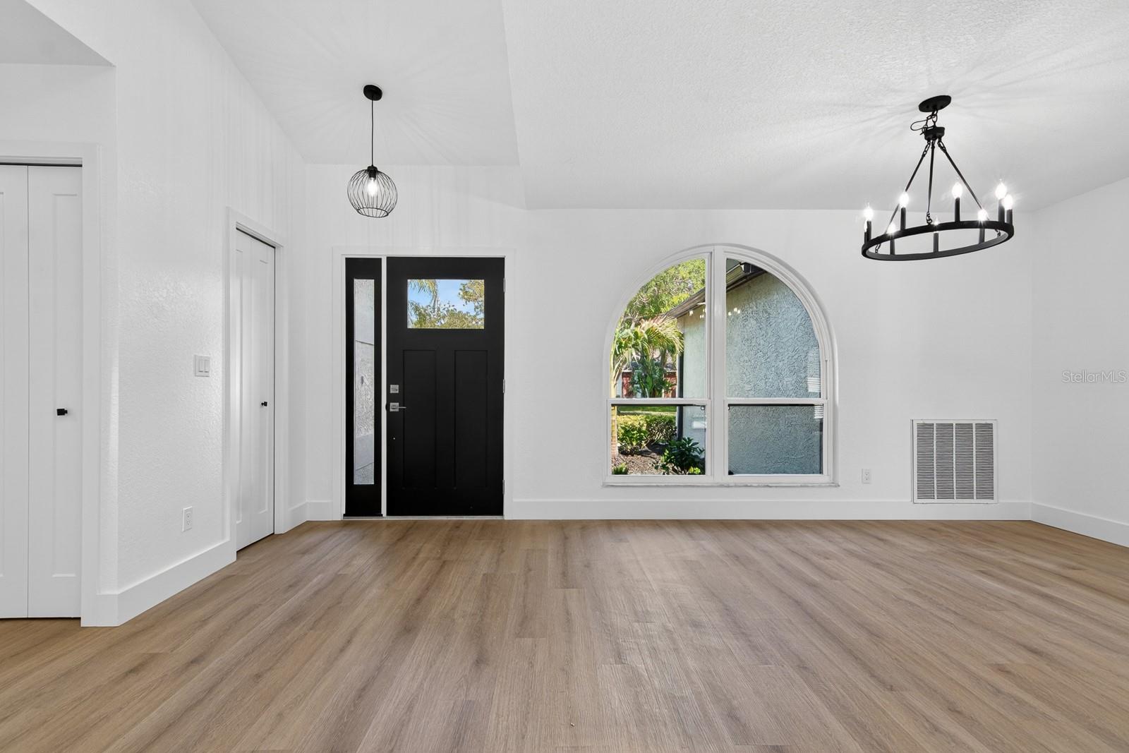 FALCON RIDGE - Residential