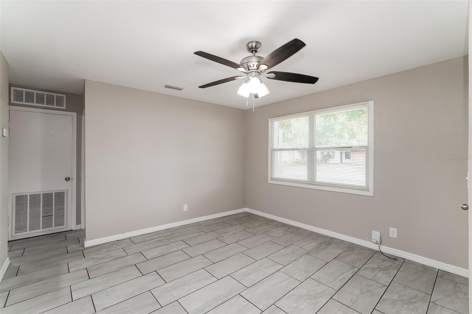 GARNETT SUB - Residential Lease