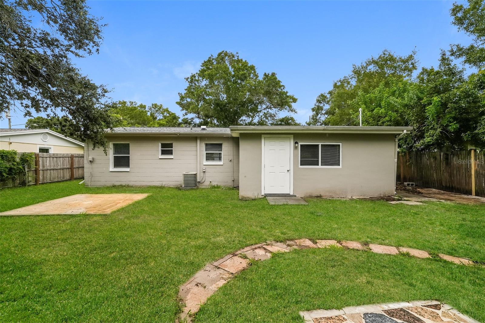 GARNETT SUB - Residential Lease