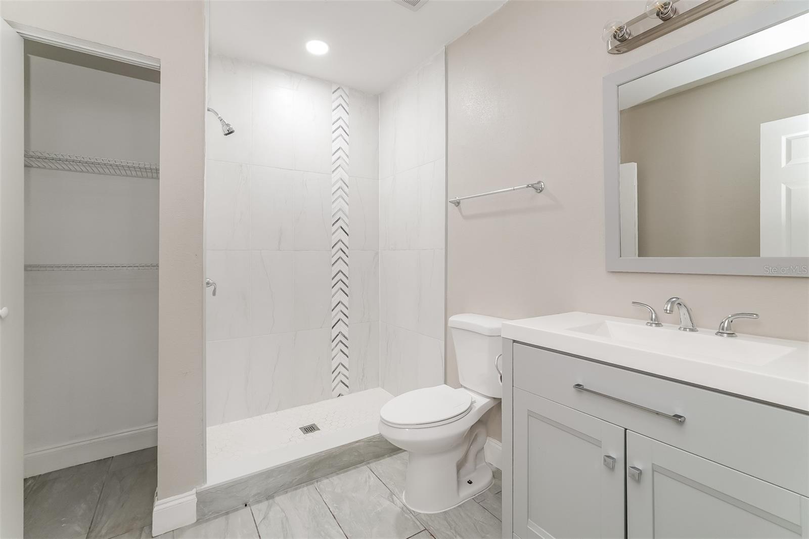 GARNETT SUB - Residential Lease