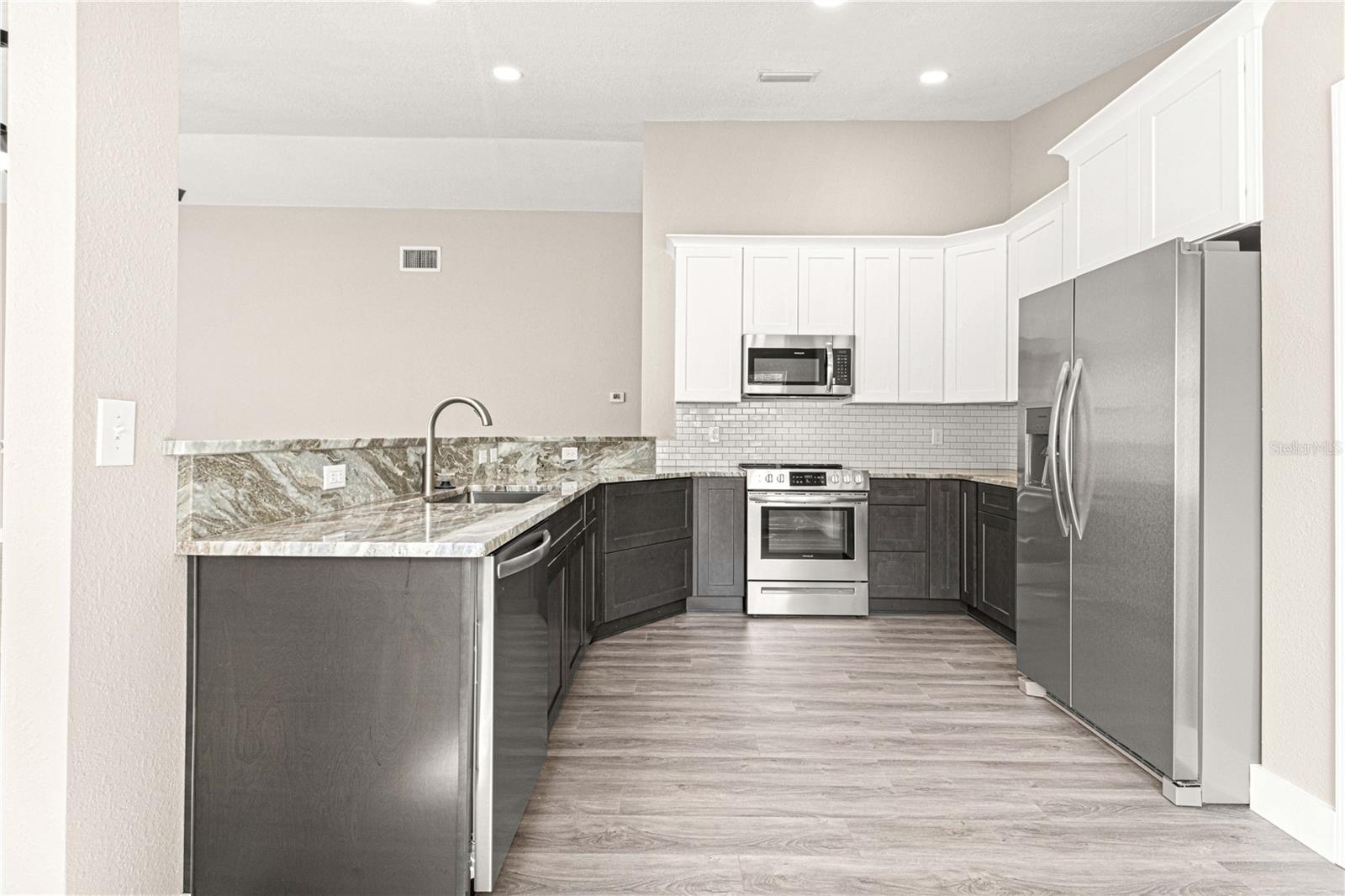 ON TOP OF THE WORLD PH 01-A SEC 01 - Residential