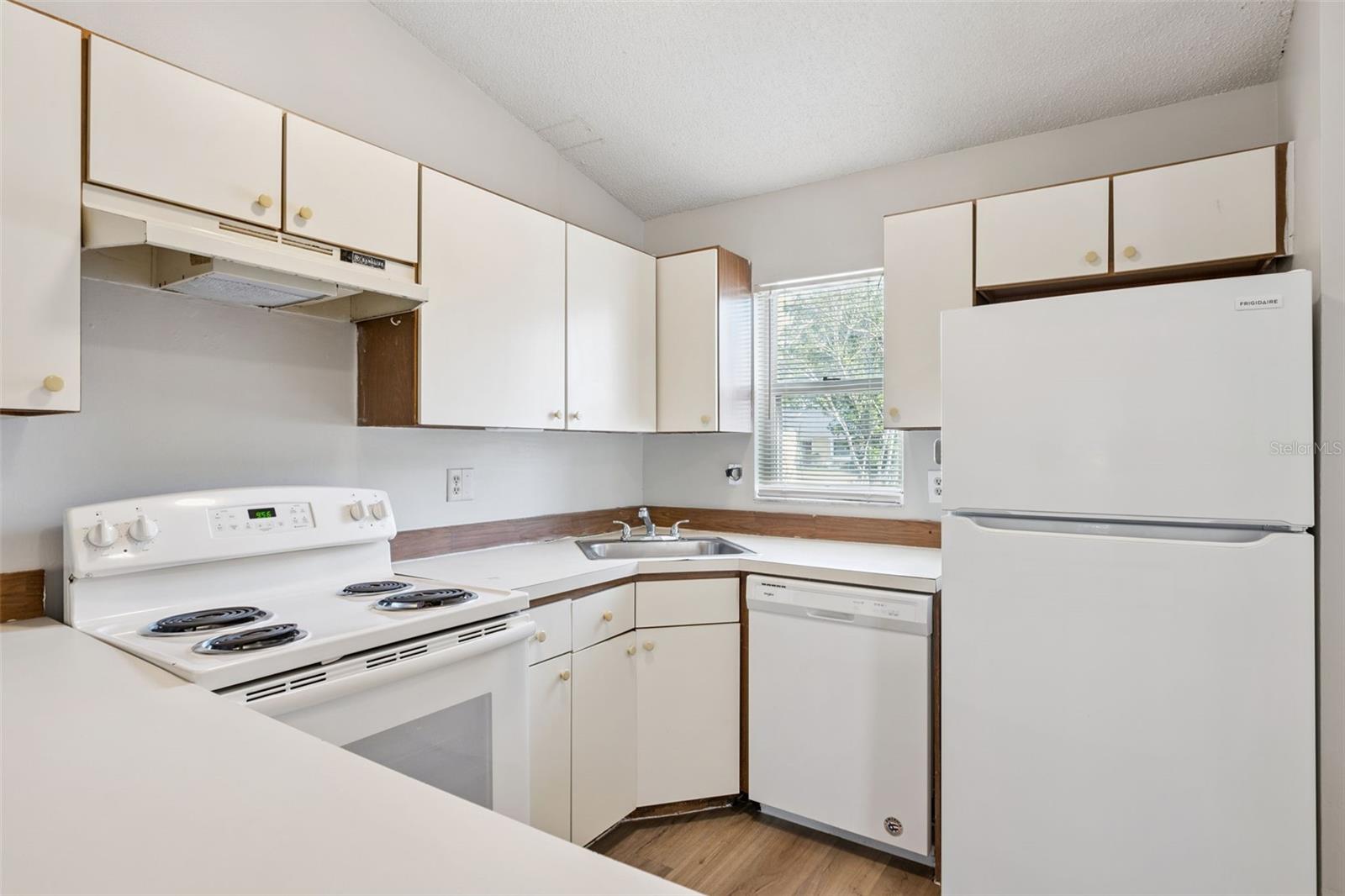 RIVER CREST - Residential