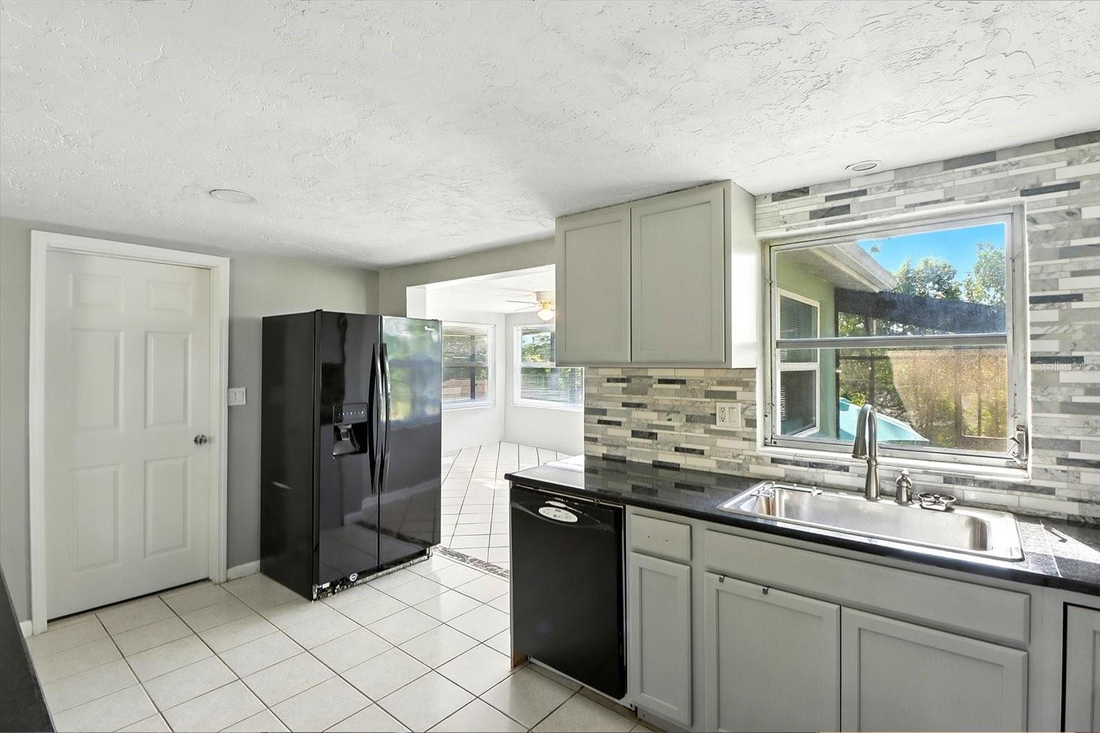BEVERLY HILLS UNIT 05 - Residential