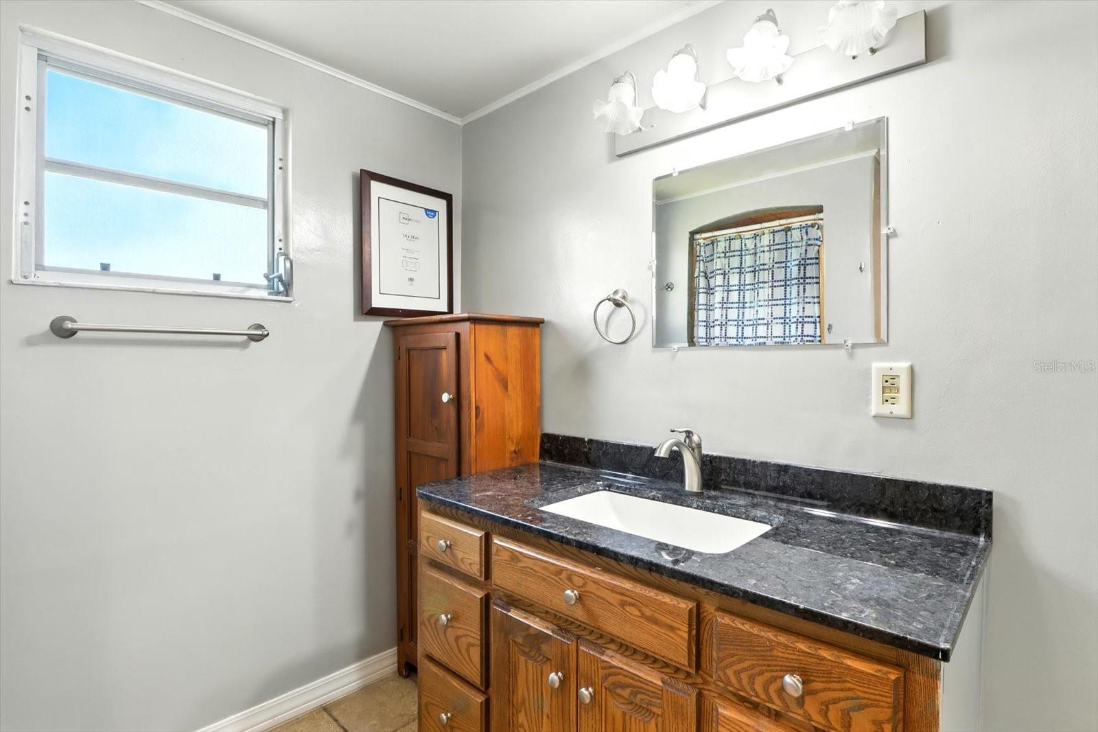 BEVERLY HILLS UNIT 05 - Residential