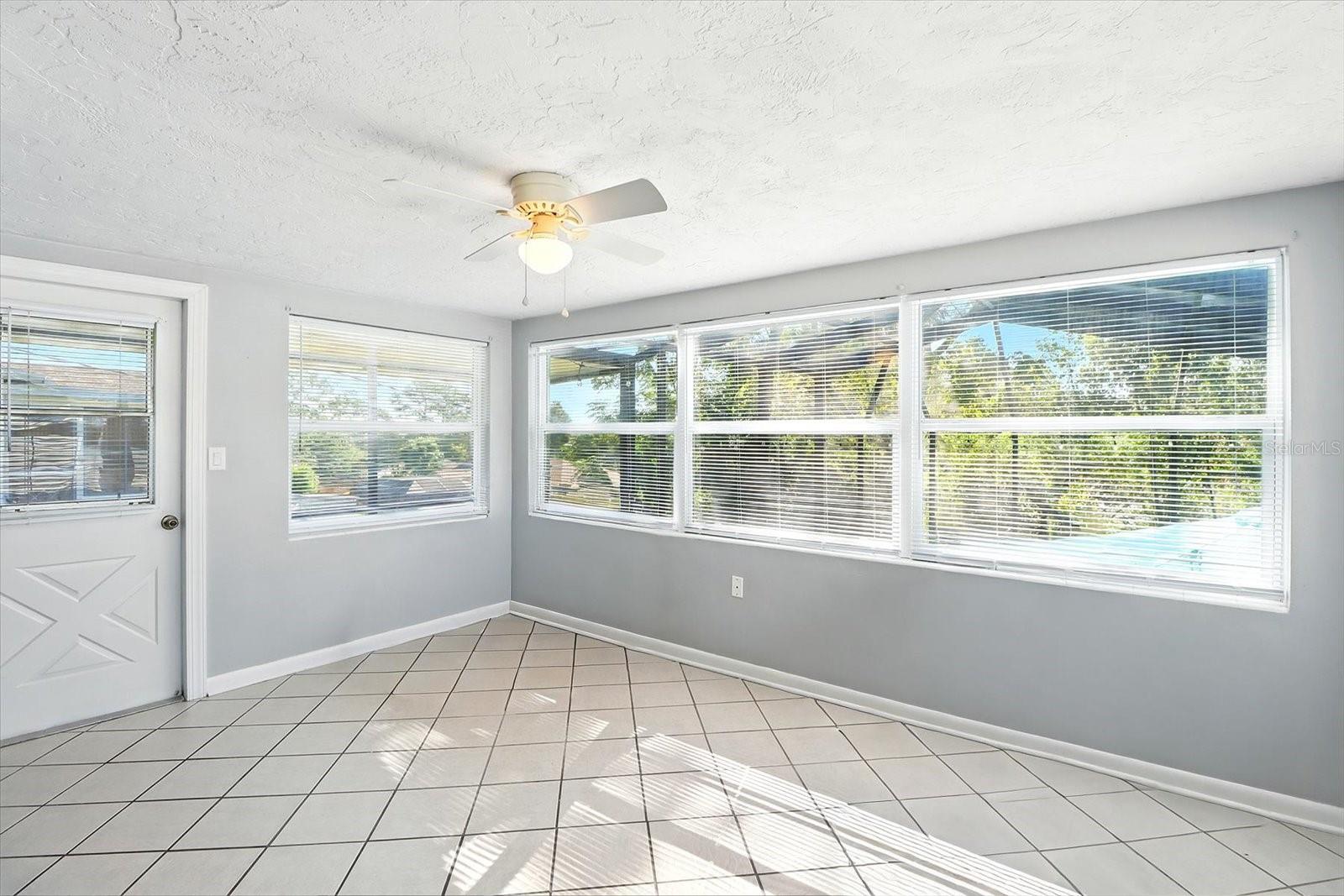 BEVERLY HILLS UNIT 05 - Residential