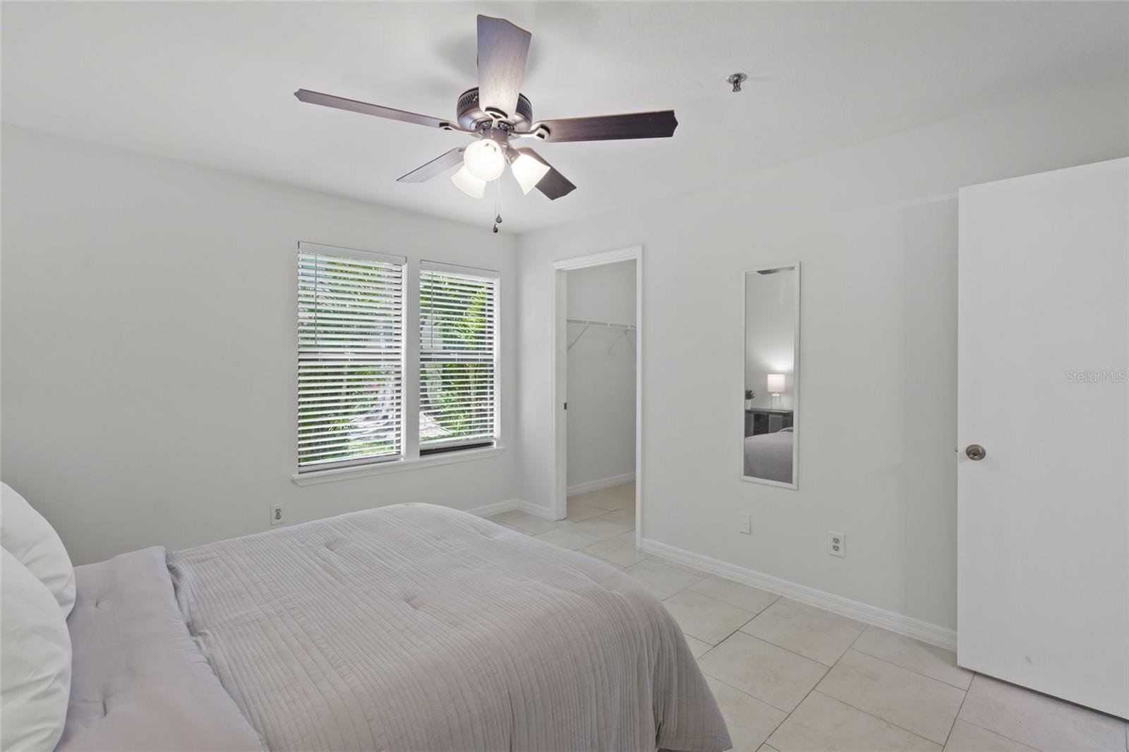 VINTAGE GRAND - Residential Lease