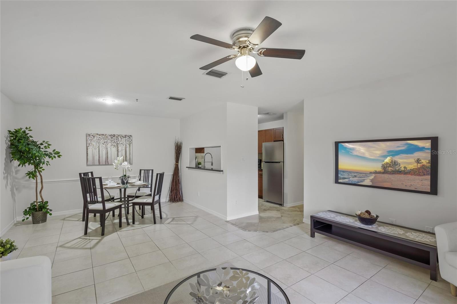 VINTAGE GRAND - Residential Lease