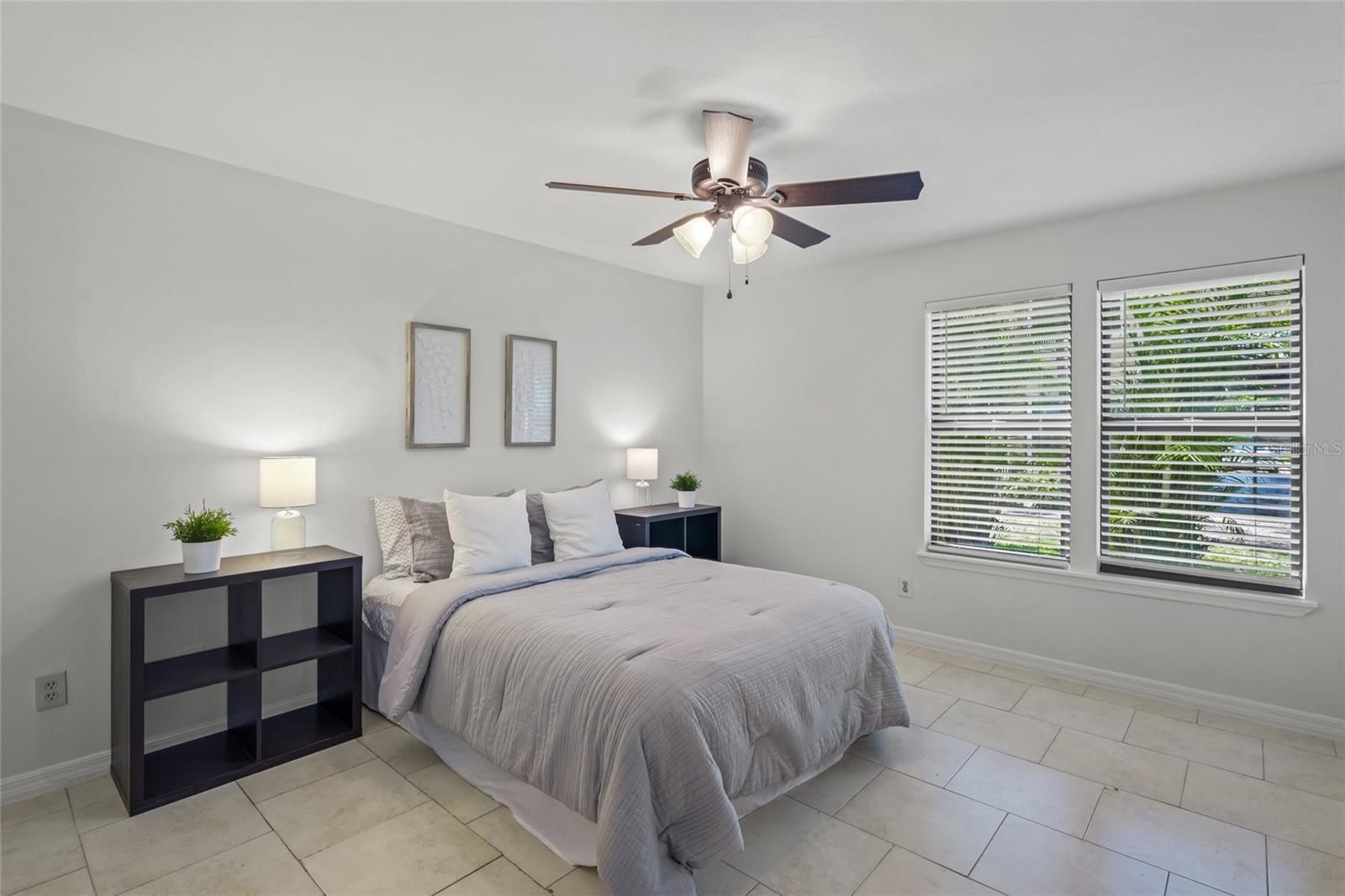 VINTAGE GRAND - Residential Lease