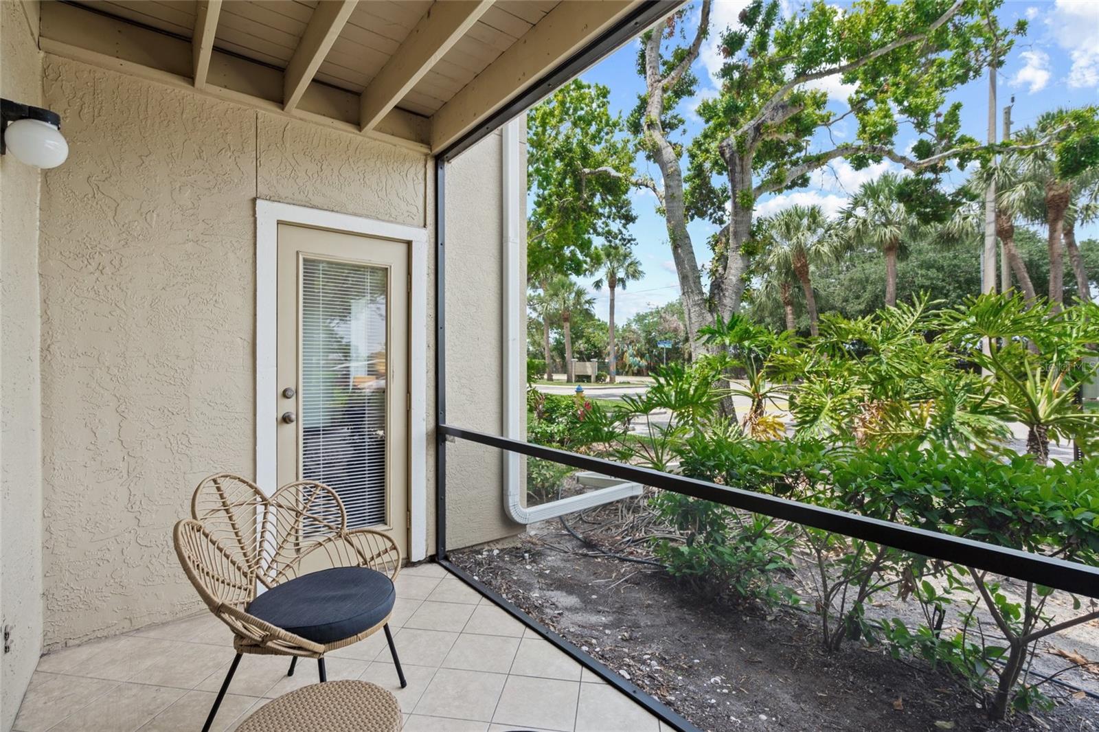 VINTAGE GRAND - Residential Lease