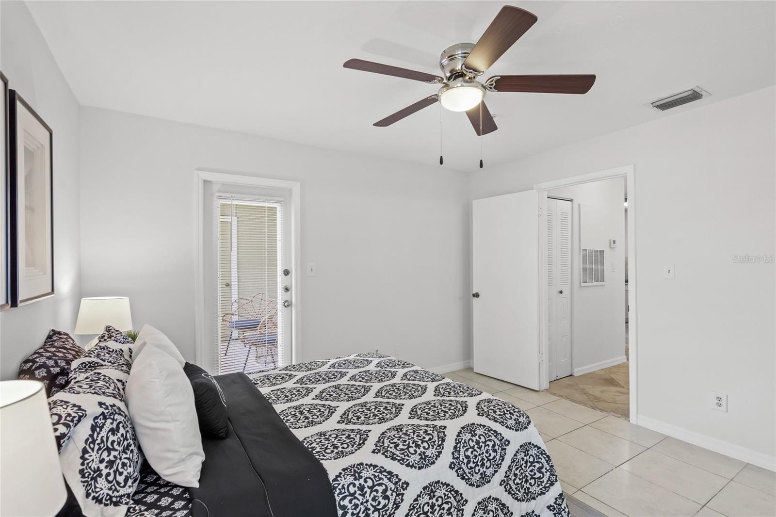 VINTAGE GRAND - Residential Lease