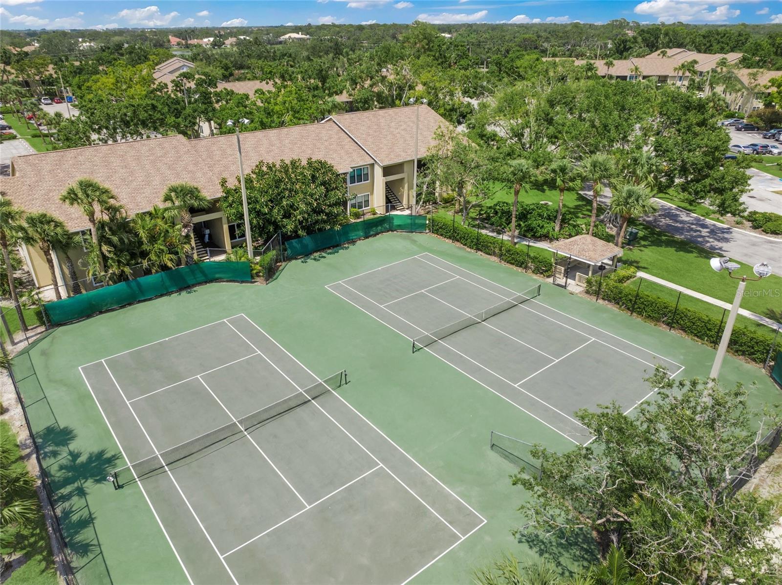 VINTAGE GRAND - Residential Lease