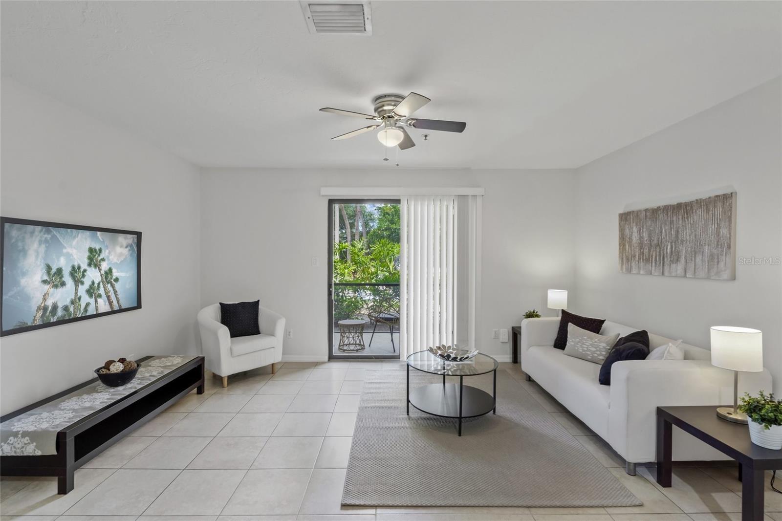 VINTAGE GRAND - Residential Lease