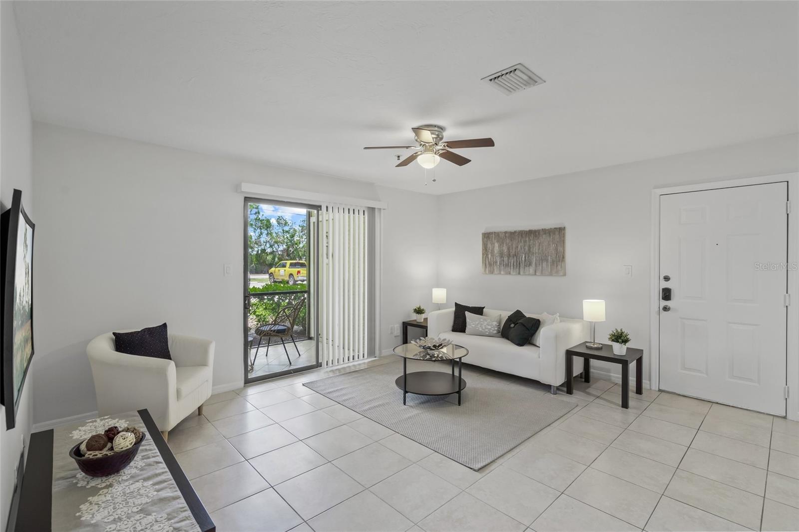 VINTAGE GRAND - Residential Lease