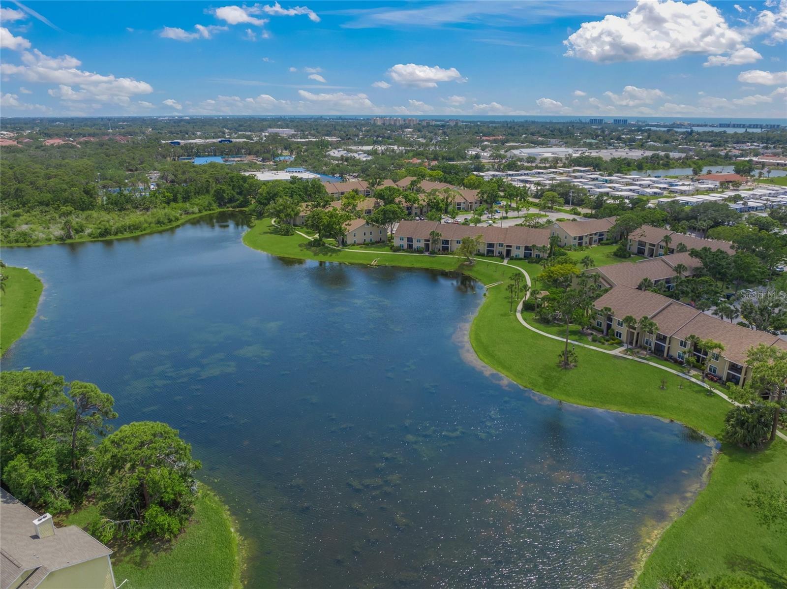 VINTAGE GRAND - Residential Lease