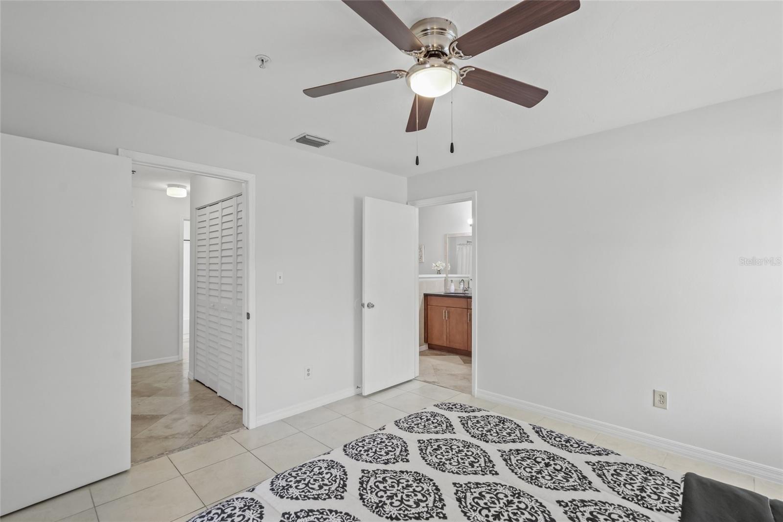 VINTAGE GRAND - Residential Lease