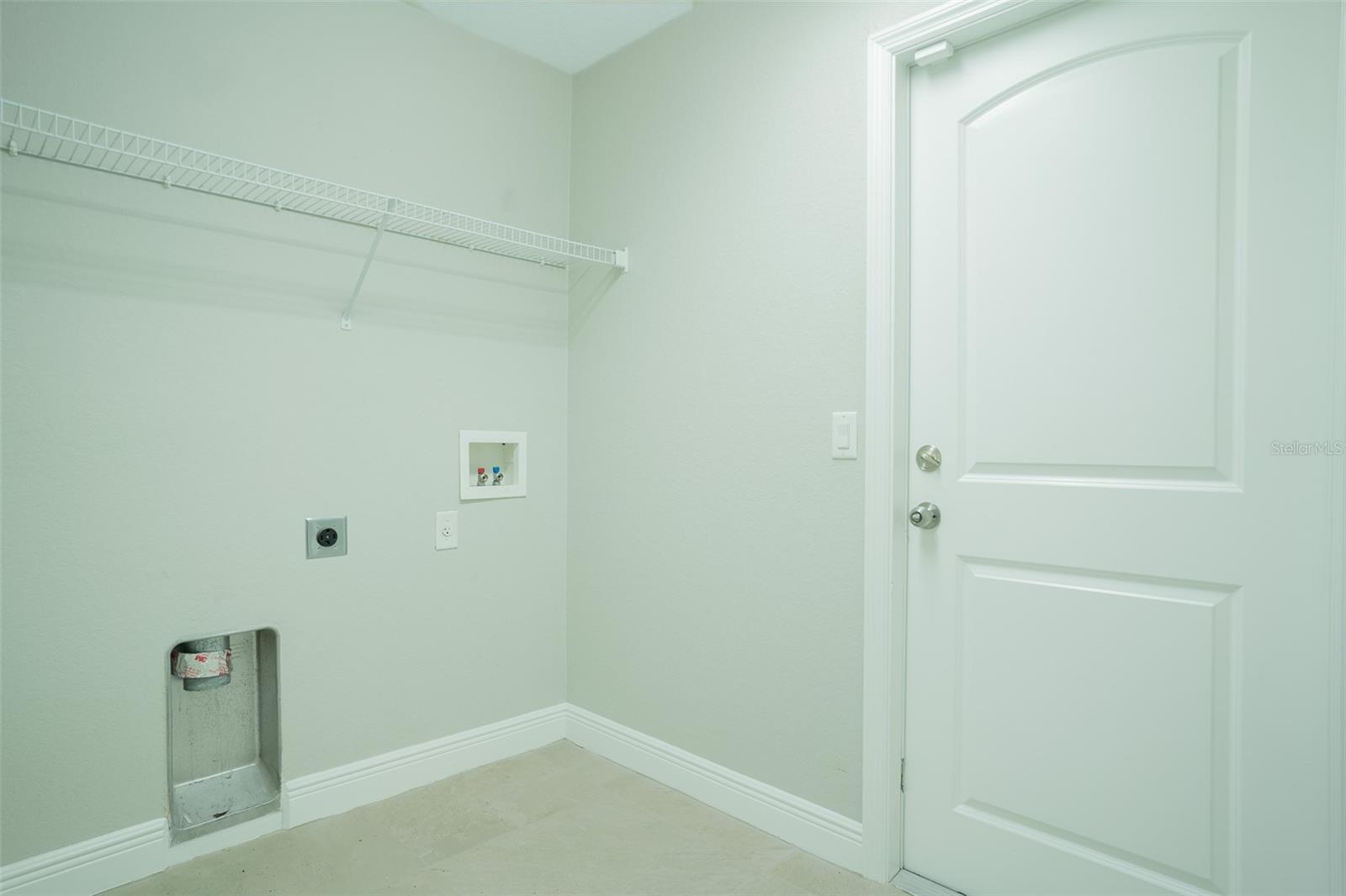 ISLAND LAKES - Residential Lease