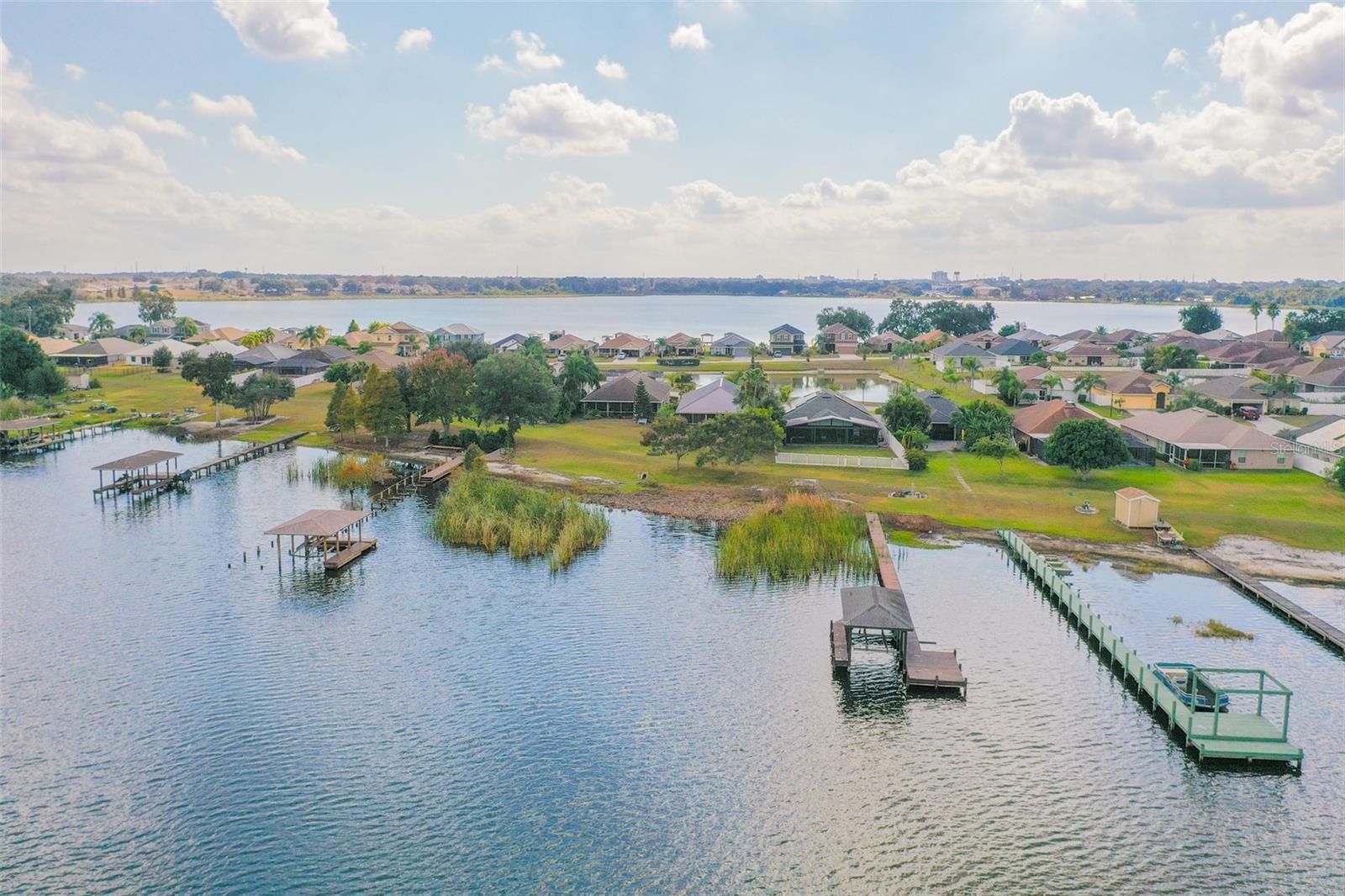 ISLAND LAKES - Residential Lease