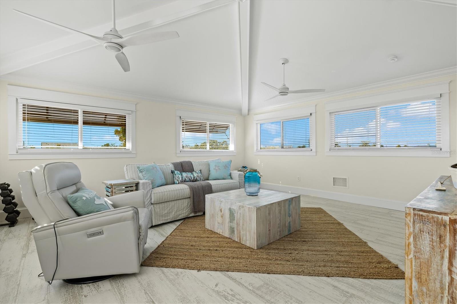 HOLMES BEACH 14TH UNIT - Residential