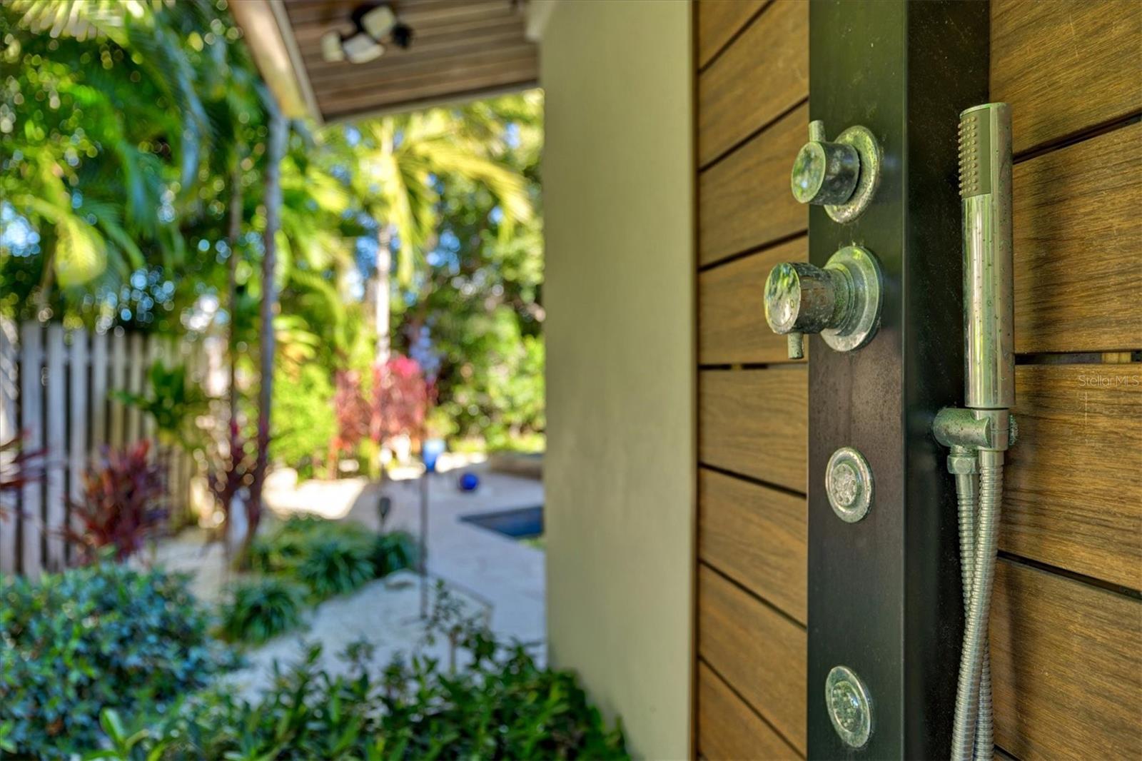 HOLMES BEACH 14TH UNIT - Residential