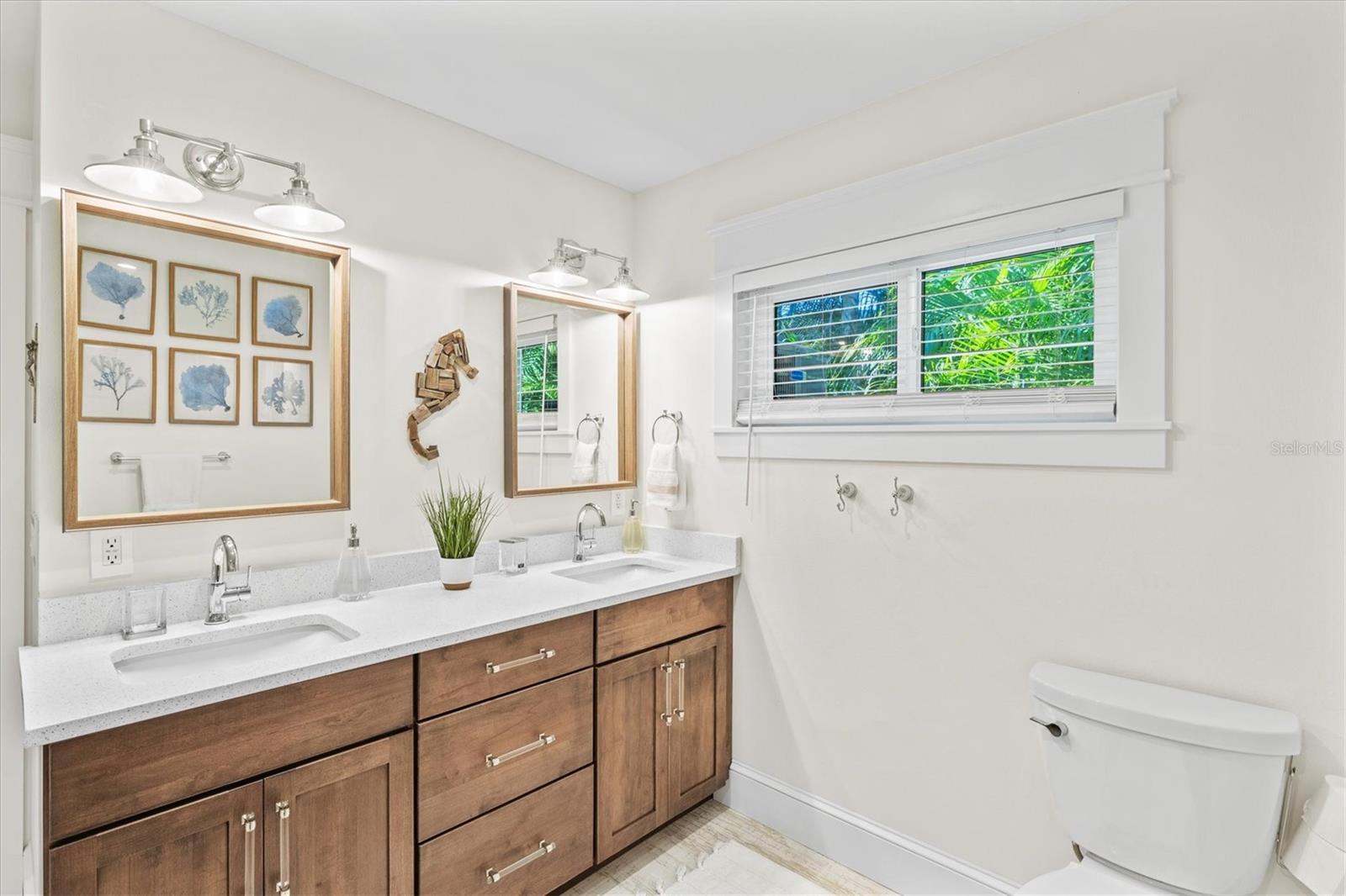 HOLMES BEACH 14TH UNIT - Residential