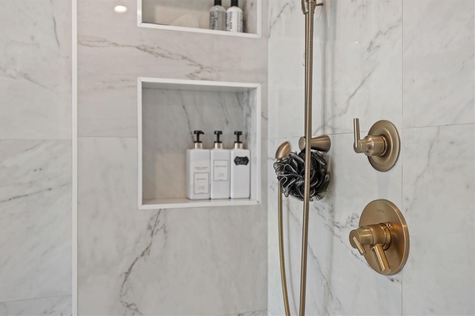 HOLMES BEACH 14TH UNIT - Residential