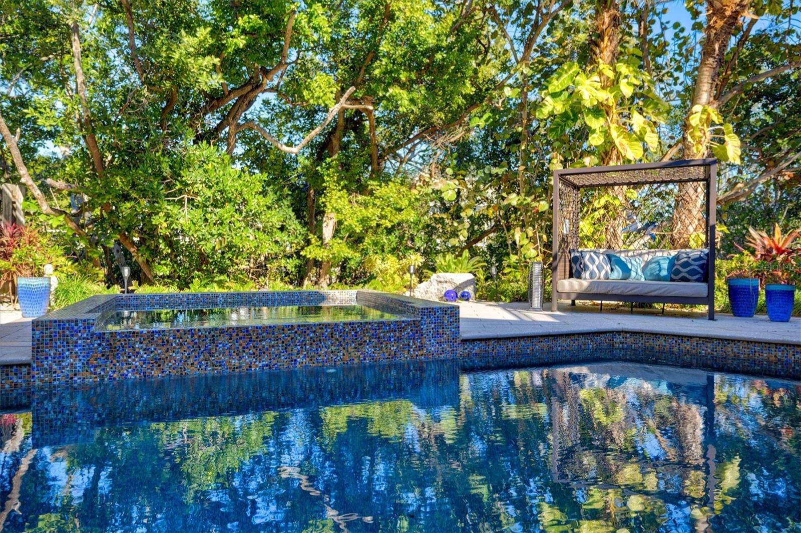 HOLMES BEACH 14TH UNIT - Residential