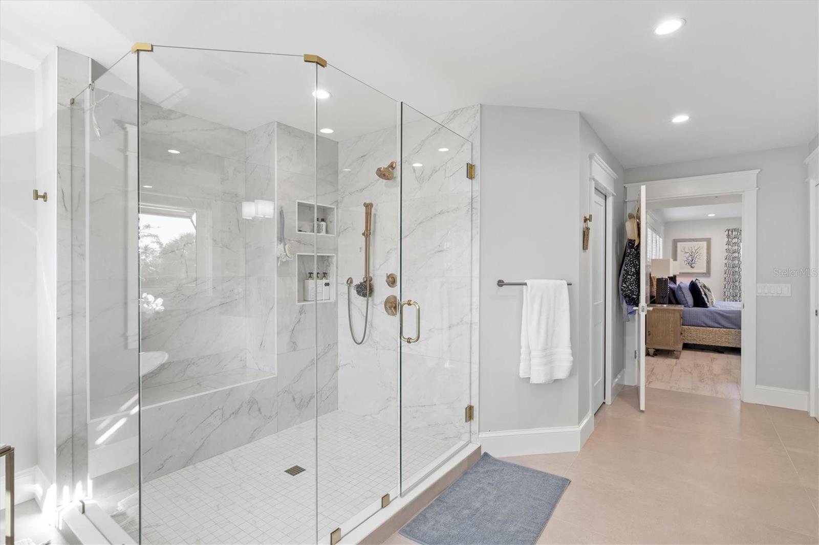 HOLMES BEACH 14TH UNIT - Residential